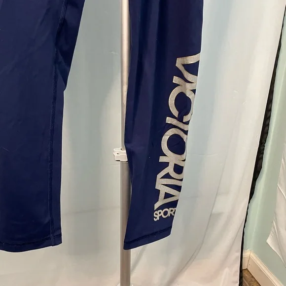Victoria's Secret Sport Navy Leggings size large - Picture 2 of 7
